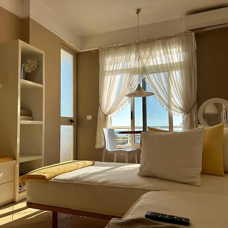 View! Seaside Apartman *